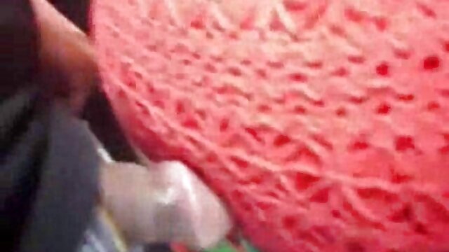 బొద్దుగా ఉన్న గాడిద అలెక్సిస్ క్రిస్టల్‌తో ఉన్న వ్యభిచారి ఆమె నోరు చప్పరిస్తూ ఫుల్ సెక్స్ తెలుగు మరియు జిజ్ చేస్తుంది